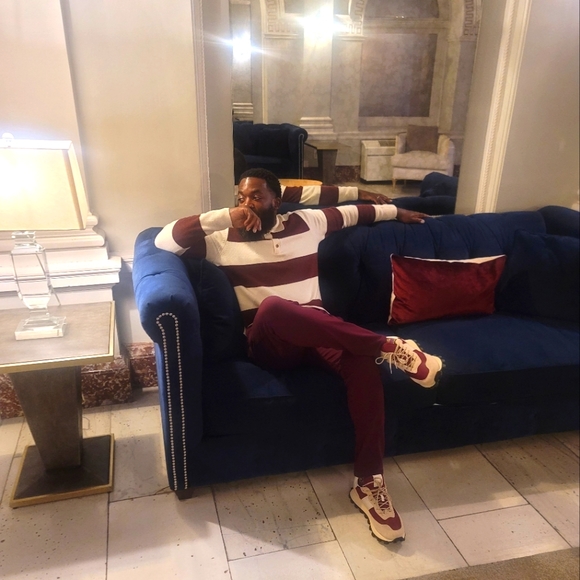 Meet your Posher, Keita - Picture 2 of 2